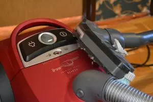 #1 Window Cleaning Services Sydney & Free How To DIY Guide 5 Vacuuming windows